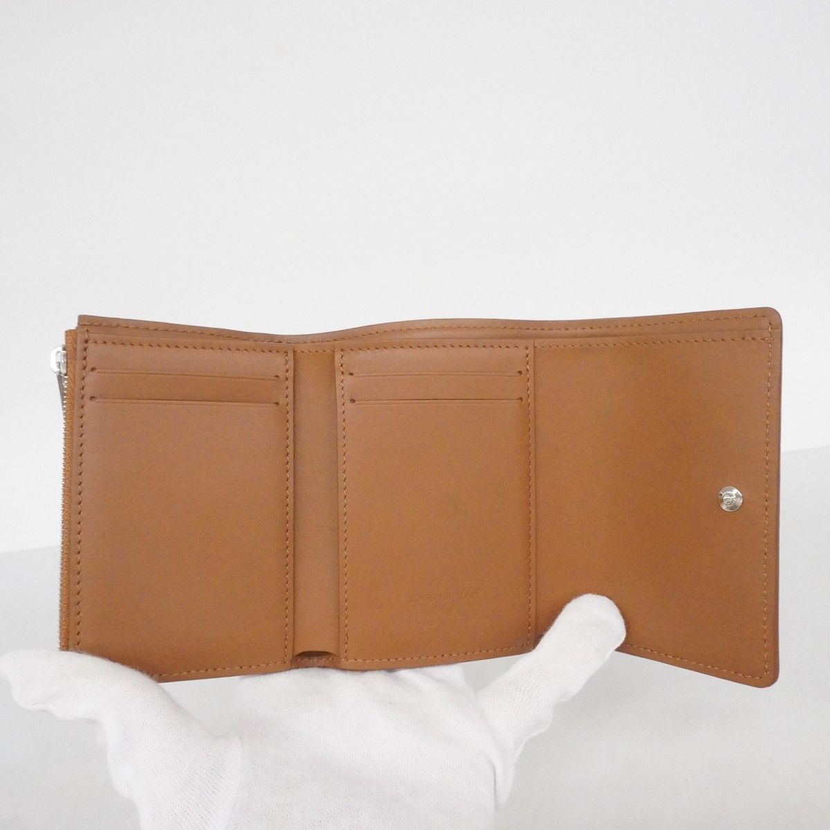 Louis Vuitton Trifold Wallet LV Aerogram Victor — view 3