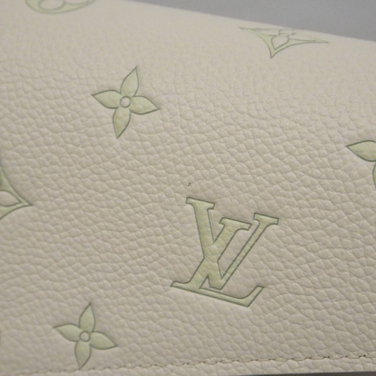Louis Vuitton Wallet Sweet Escape Collection Portefeuille Sarah Green Milky — view 5