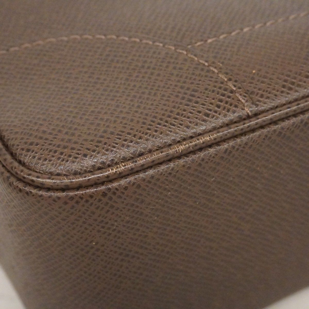 Louis Vuitton Clutch Taiga Pavel Grizzly — view 6