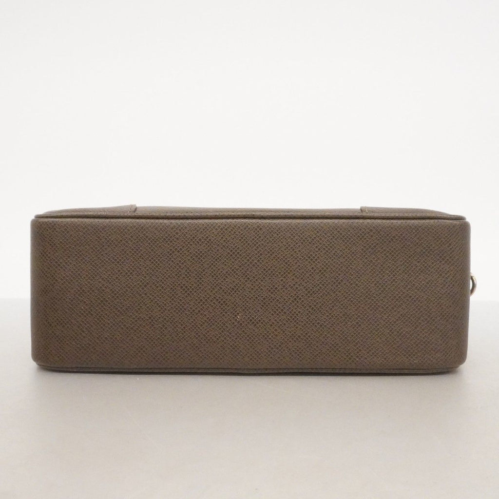 Louis Vuitton Clutch Taiga Pavel Grizzly — view 3