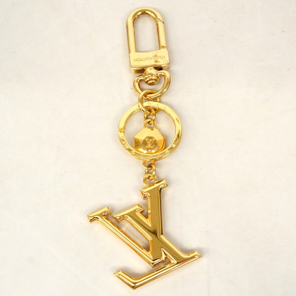 Louis Vuitton Key Holder Charm LV Facet Gold — view 6