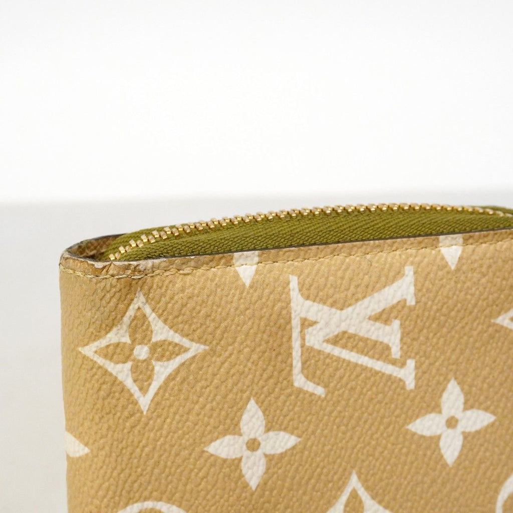 Louis Vuitton Wallet Monogram Giant Zippy Khaki — view 7