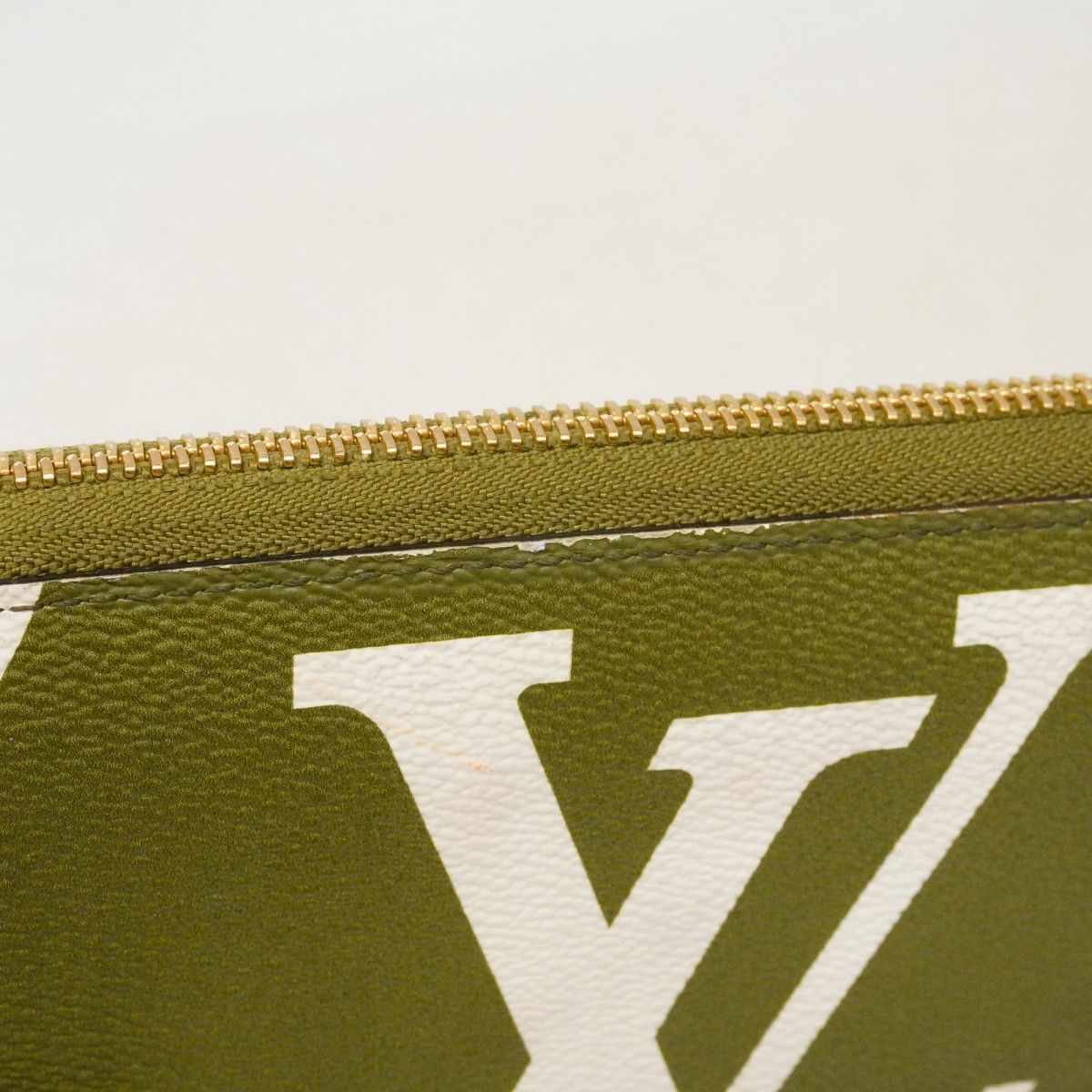 Louis Vuitton Wallet Monogram Giant Zippy Khaki — view 9