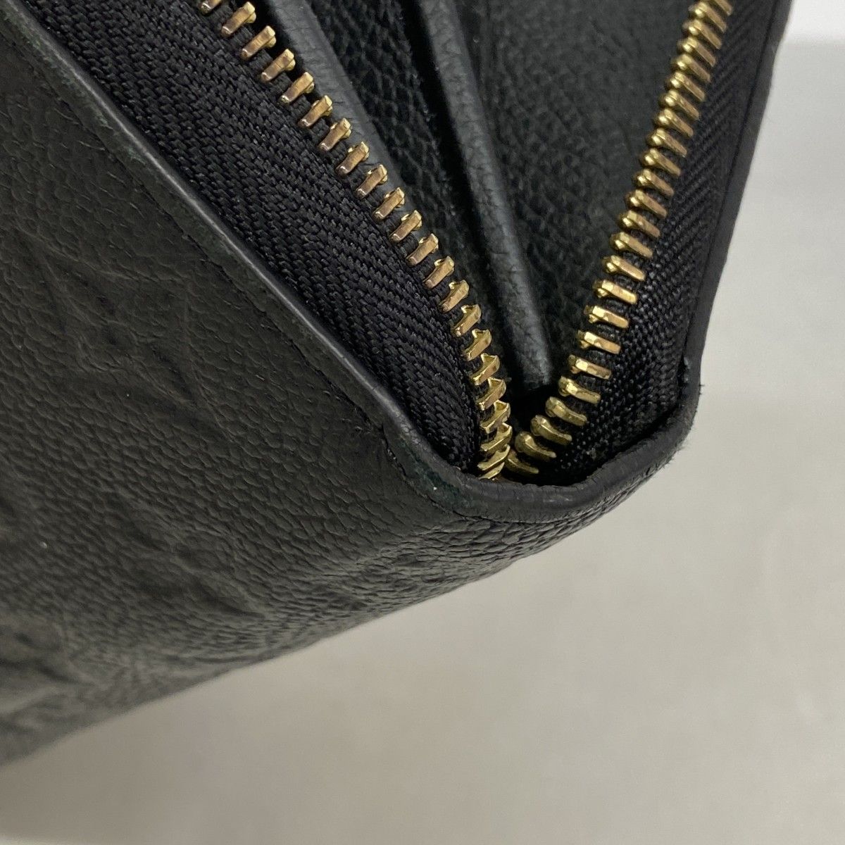 Louis Vuitton Wallet Monogram Empreinte Zippy Noir — view 6