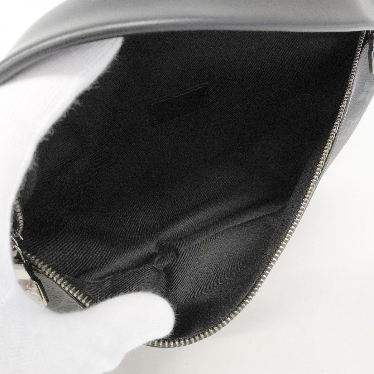 Louis Vuitton Belt Bag Monogram Eclipse Discovery Black — view 4