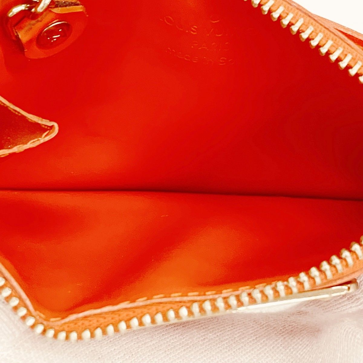 Louis Vuitton Coin Case Vernis Pochette Cles NM Orange Sunset — view 3