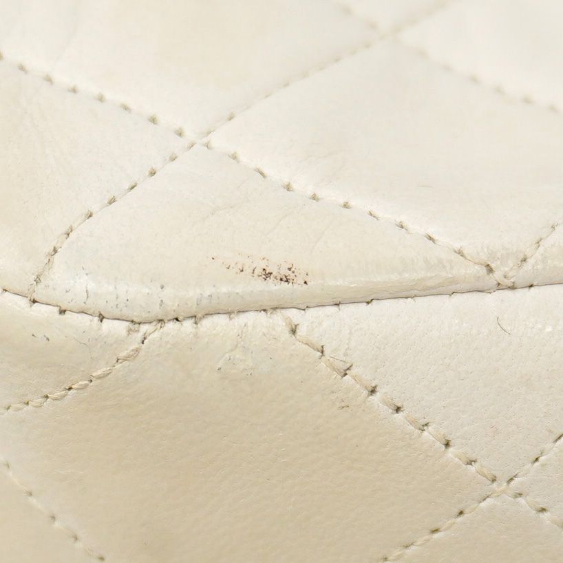 Chanel Shoulder Bag Quilted Lambskin White Gold — view 7