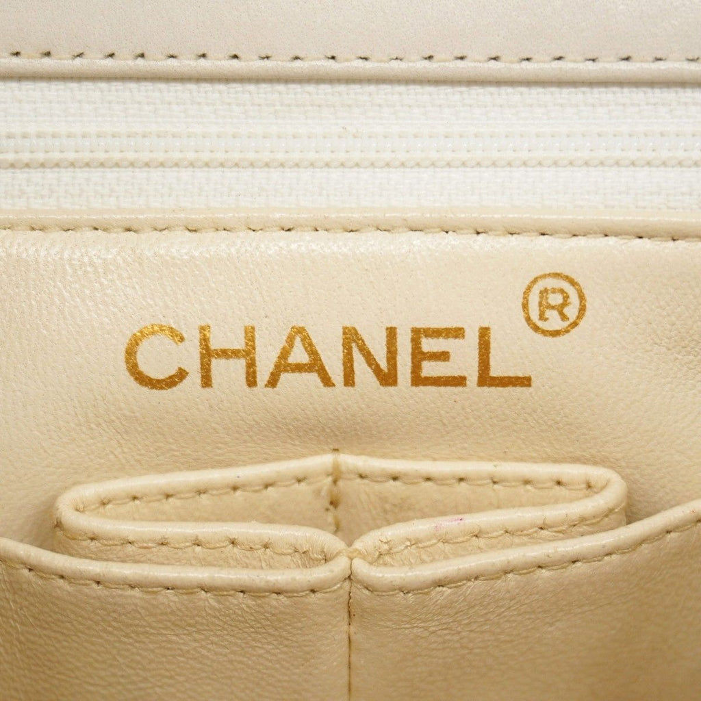 Chanel Shoulder Bag Quilted Lambskin White Gold — view 5