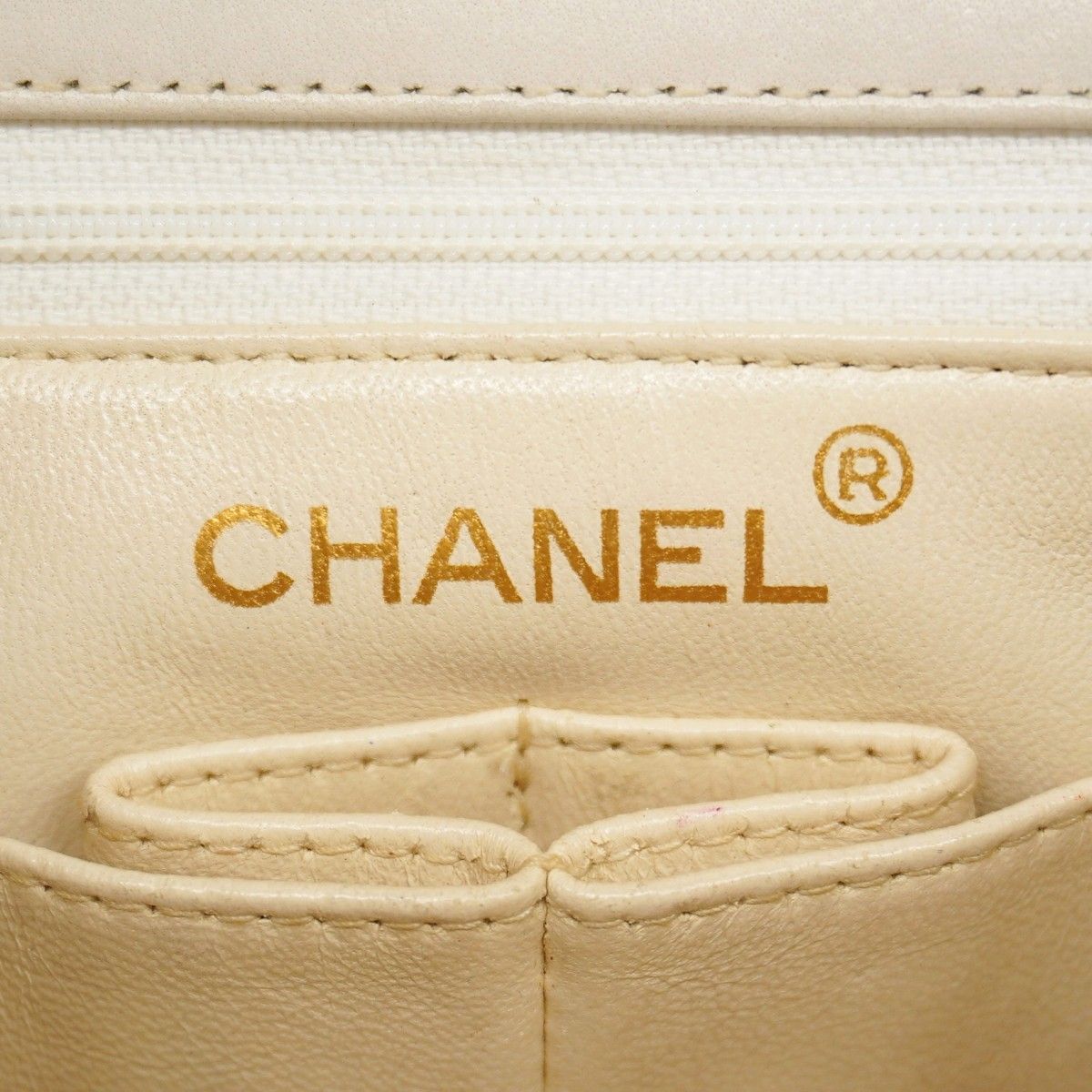 Chanel Shoulder Bag Quilted Lambskin White Gold — view 5