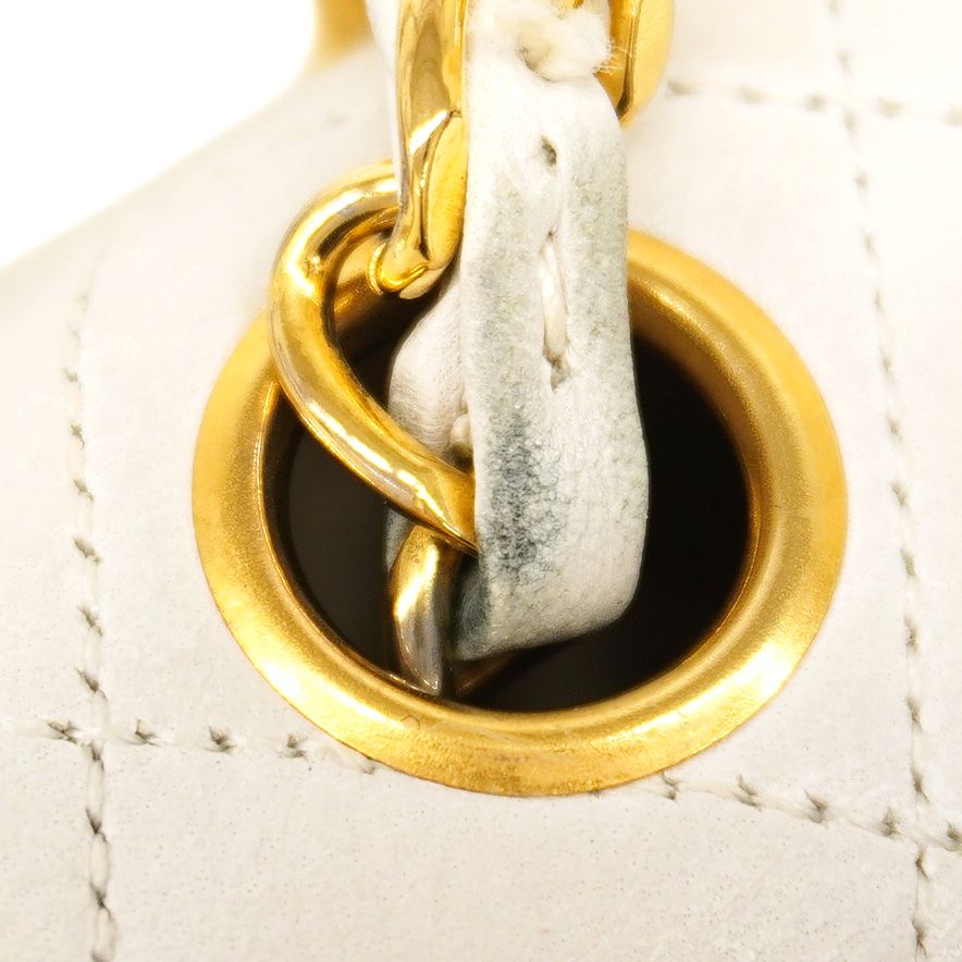 Chanel Shoulder Bag Quilted Lambskin White Gold — view 9