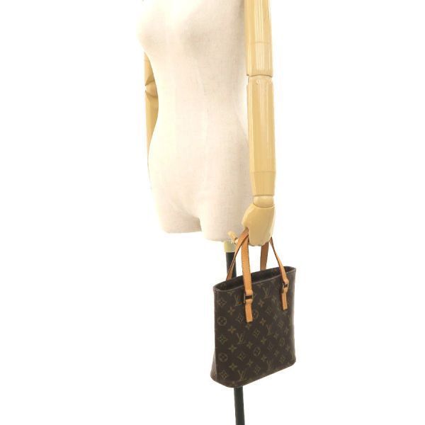 Louis Vuitton Monogram Vavin PM Clutch — view 9