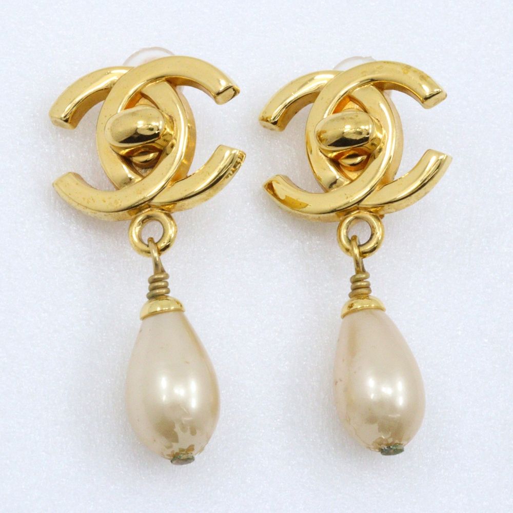Chanel CC Logo Turnlock Motif Vintage Gold Plated Faux Pearl Earrings — view 4