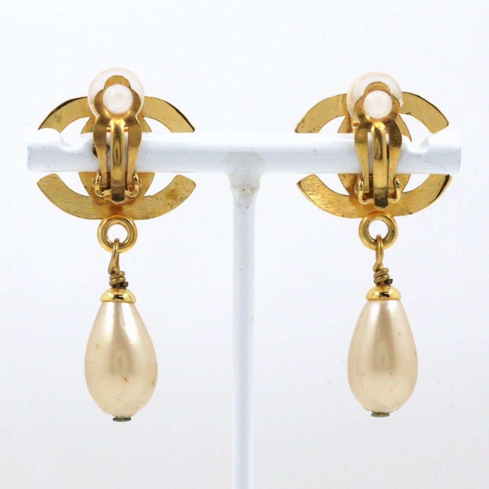 Chanel CC Logo Turnlock Motif Vintage Gold Plated Faux Pearl Earrings — view 3
