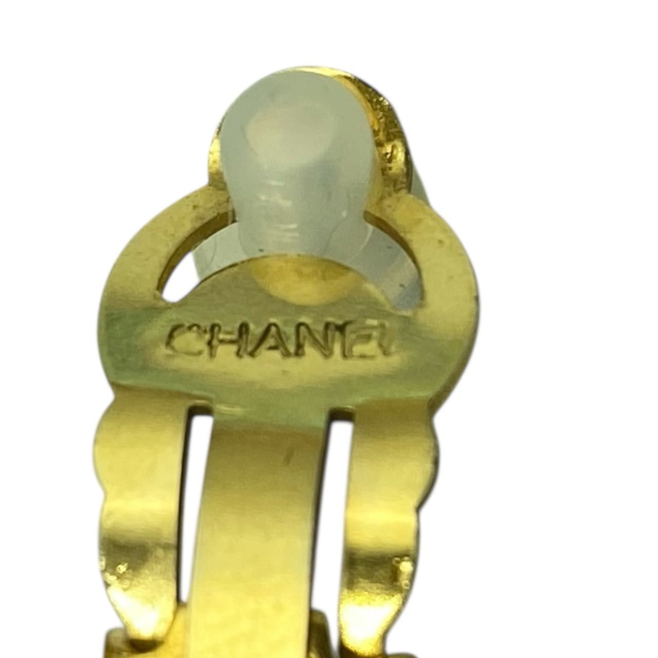Chanel Earrings Logo CC Round — view 3