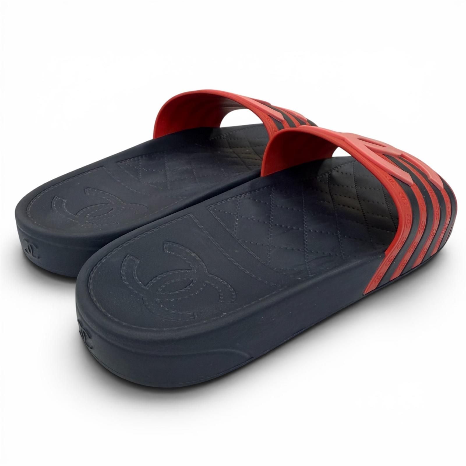Chanel CC Logo Border Pattern Rubber Slides Sandals Red Navy — view 2