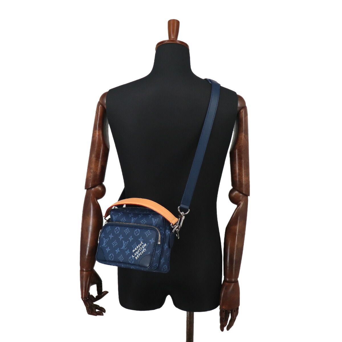 Louis Vuitton Monogram Heritage Nile 2-Way Bag O-chien — view 9