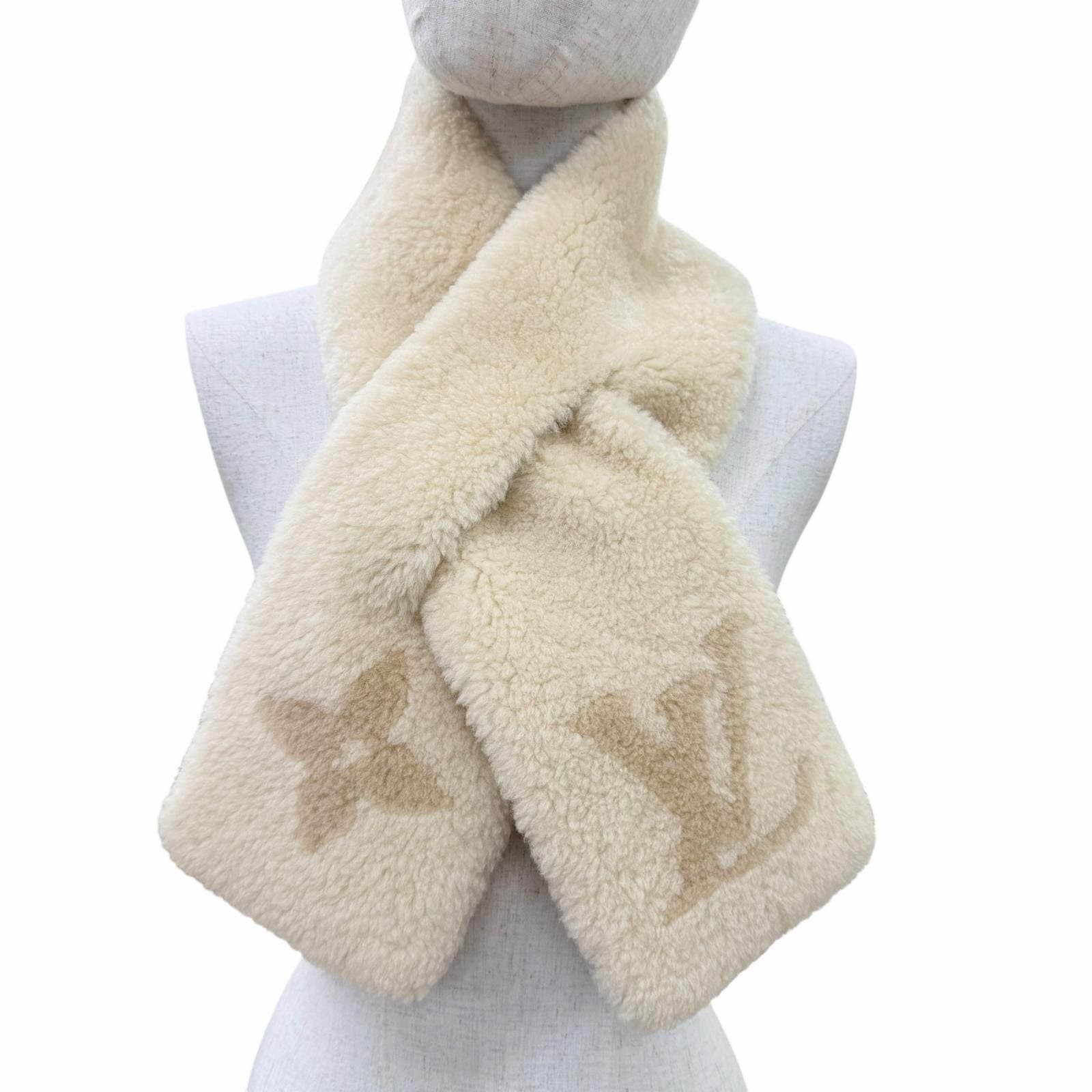 Louis Vuitton Monogram Shearling Scarf LV Logo Beige — view 4