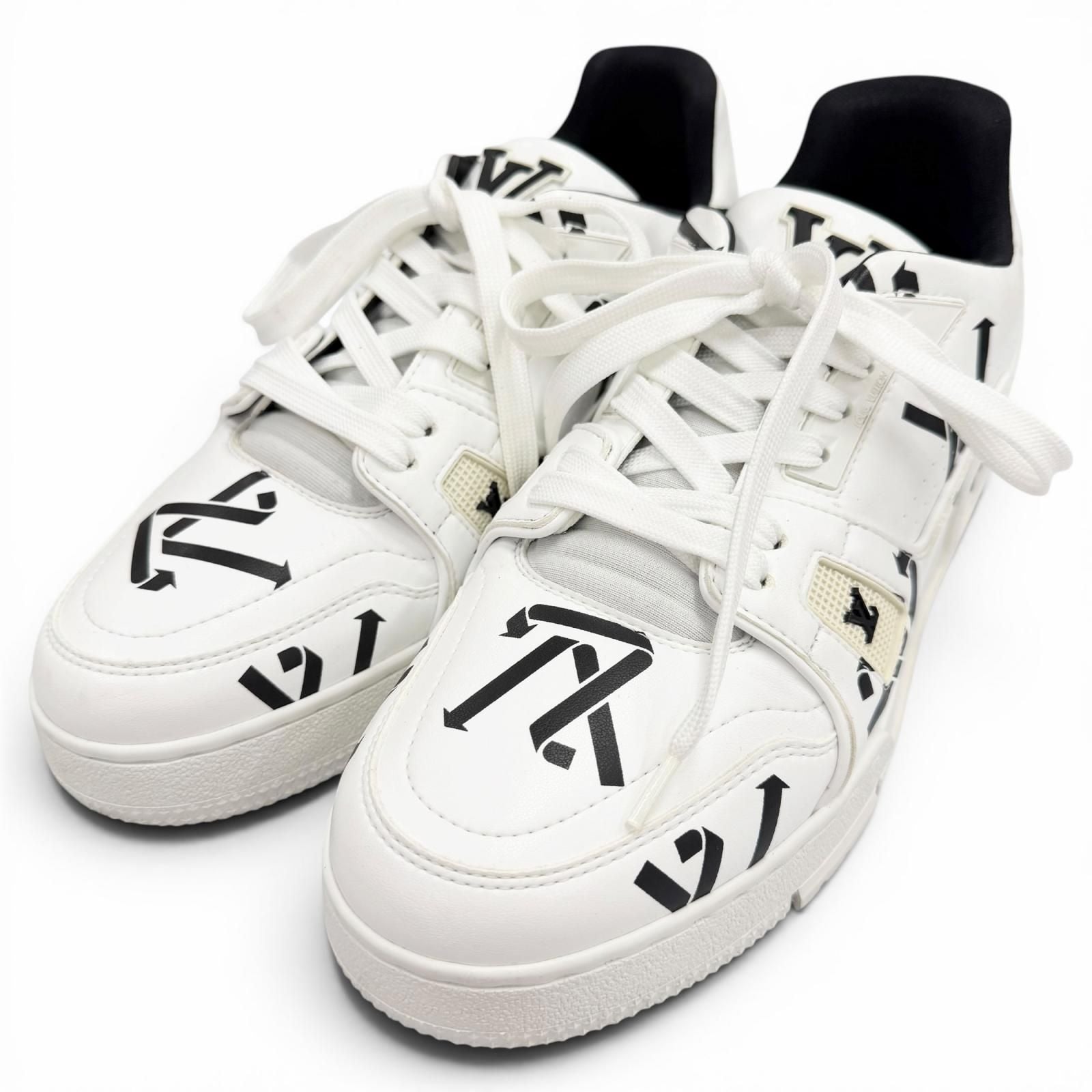 Louis Vuitton LV Trainer Line Leather LV Logo All Over Pattern Low Cut Sneakers