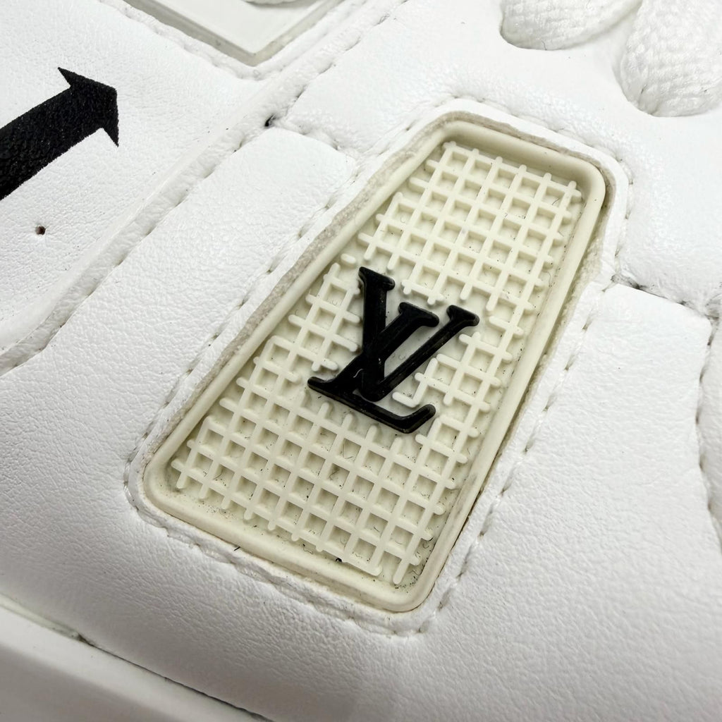 Louis Vuitton LV Trainer Line Leather LV Logo All Over Pattern Low Cut Sneakers — view 7