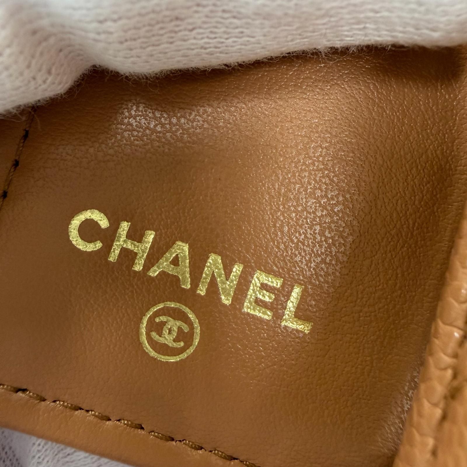 Chanel Classic Small Flap Wallet Caviar Leather CC Logo Quilted Brown — view 9