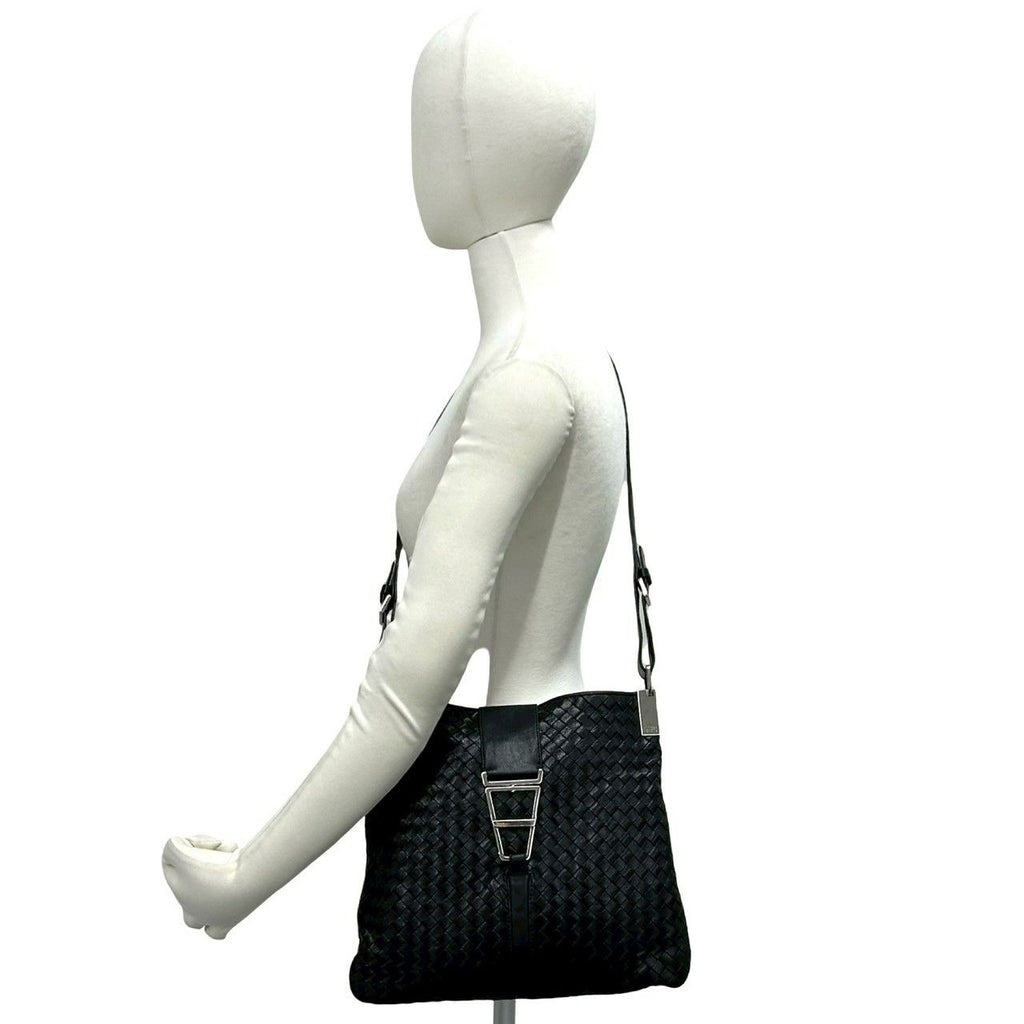 Bottega Veneta Intrecciato Leather Shoulder Bag Pochette Crossbody Black — view 2