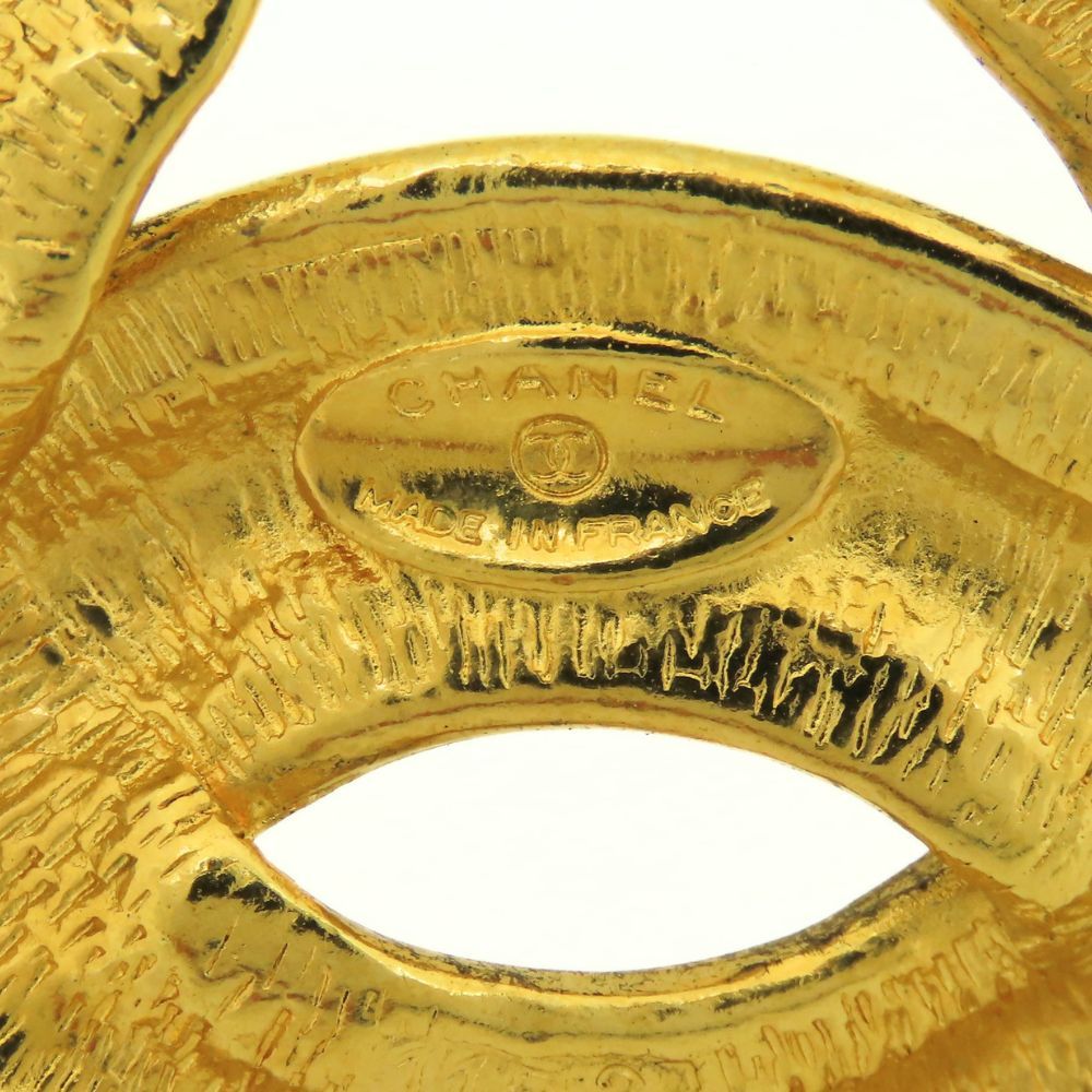 Chanel Brooch CC Logo Quilted Stitch Large Metal Gold Plated — view 3