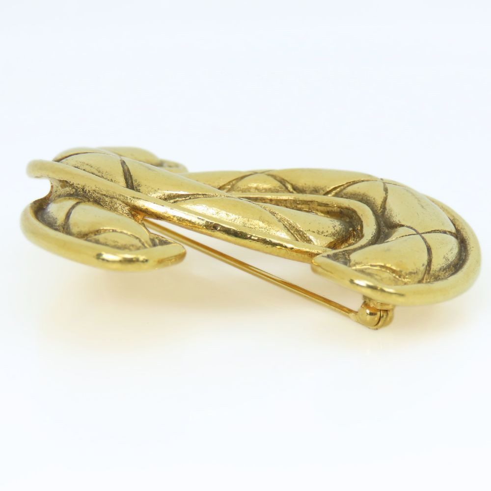 Chanel Brooch CC Logo Quilted Stitch Large Metal Gold Plated — view 8