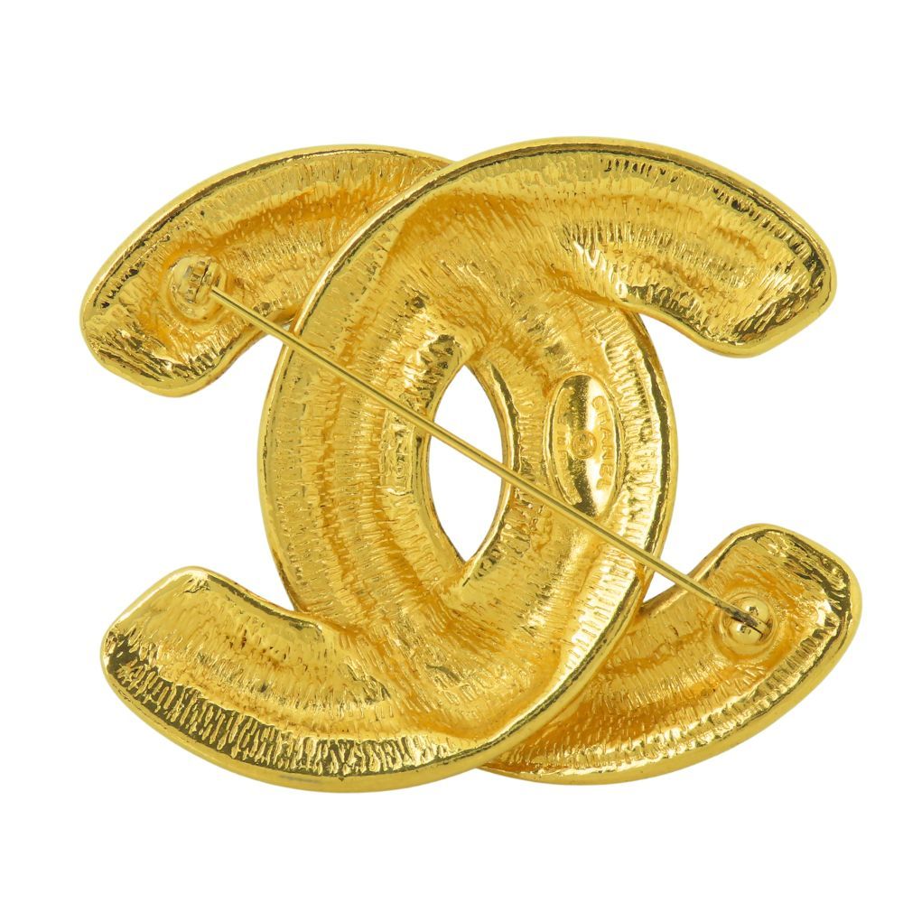 Chanel Brooch CC Logo Quilted Stitch Large Metal Gold Plated — view 2