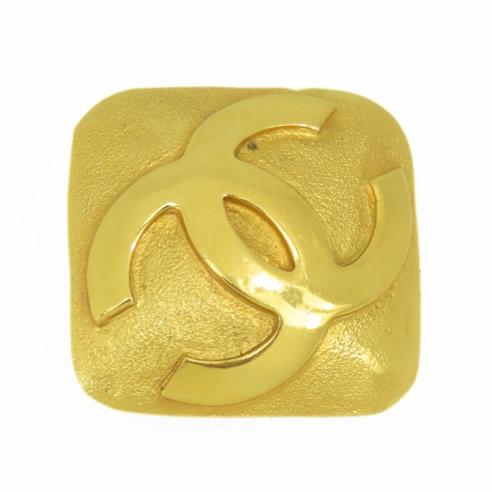 Chanel Brooch CC Logo Metal Gold 29 Diamond Plated — view 2