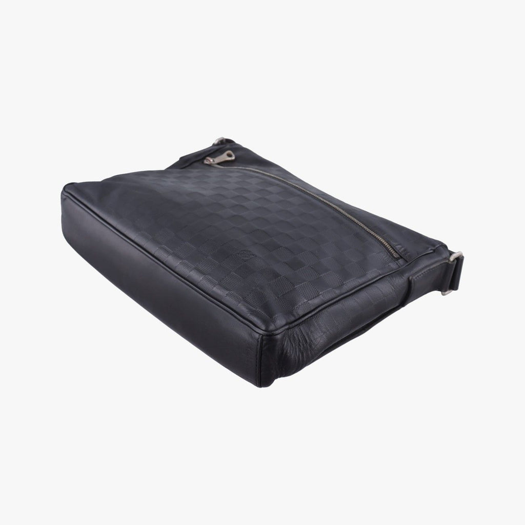 Louis Vuitton District MM Noir Damier Infini Tote — view 6