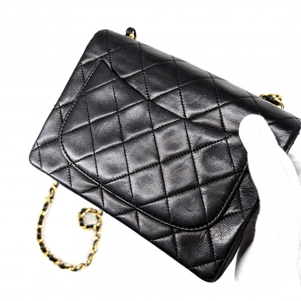 Chanel Shoulder Bag Mini Quilted Chain Turnlock Crossbody Mini Vintage CC Logo — view 6