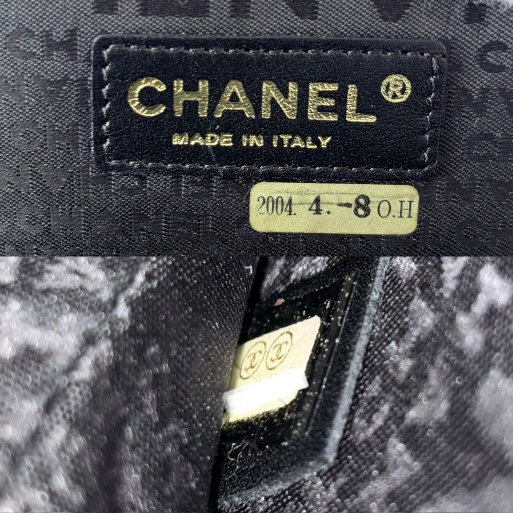 Chanel Clutch Record Chain Pouch Patent Leather Black Gold — view 6