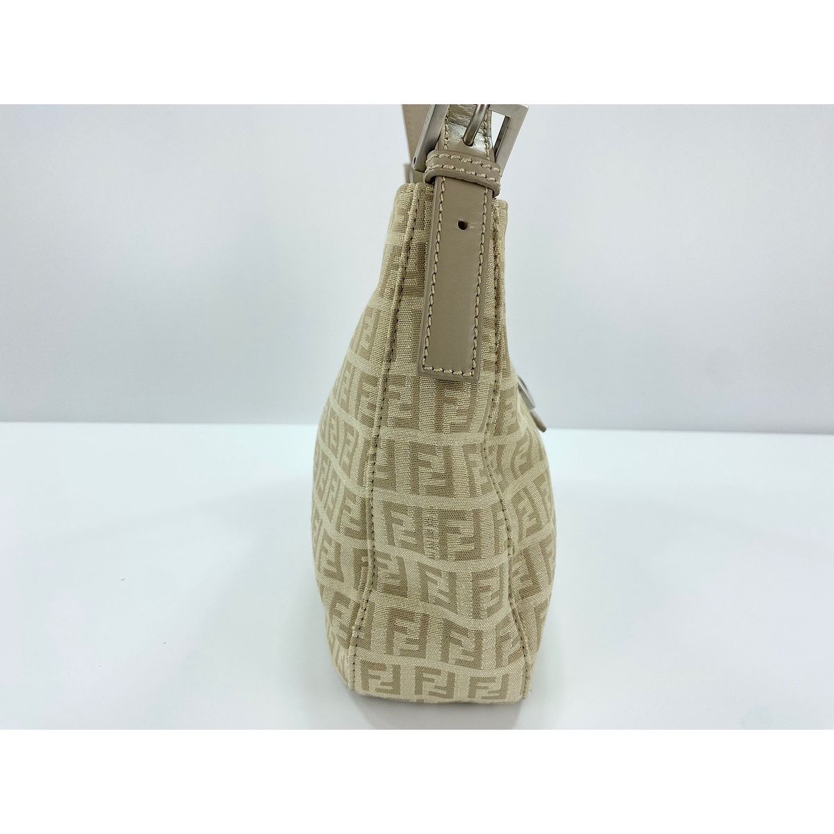 Fendi Shoulder Bag Beige — view 5
