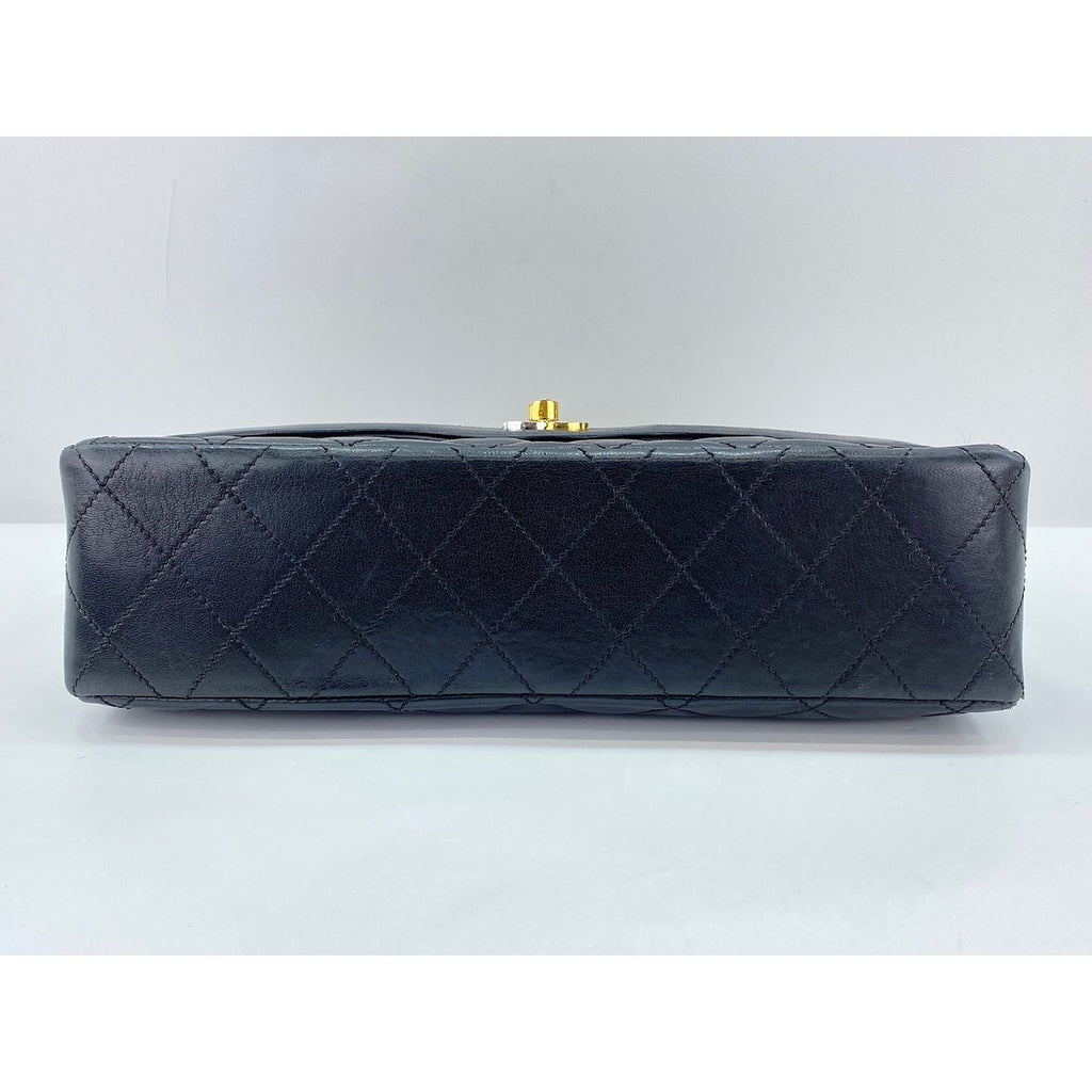 Chanel Shoulder Bag Quilted — view 6