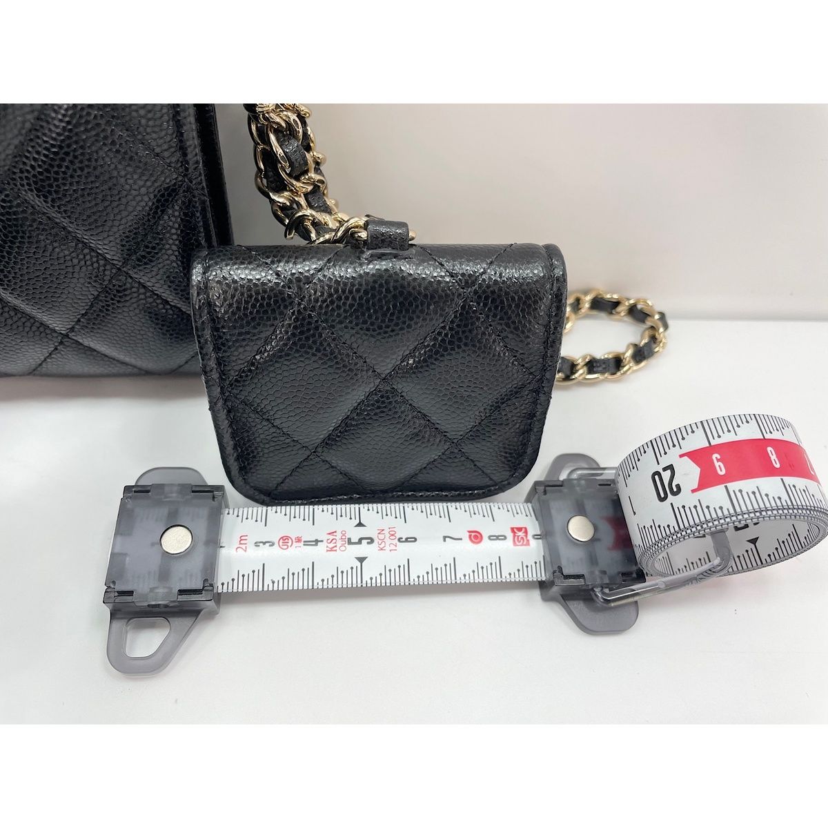 Chanel Shoulder Bag Quilted — view 4