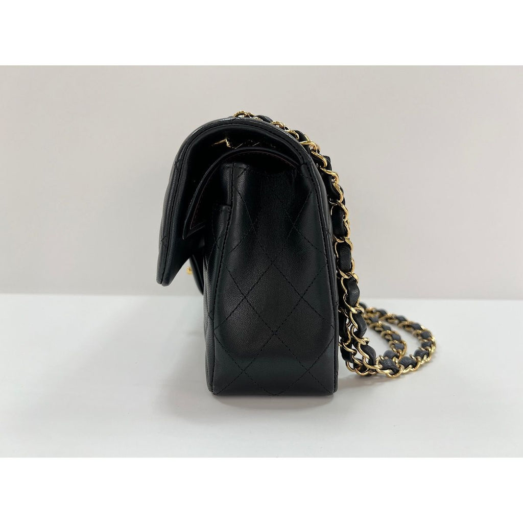Chanel Shoulder Bag Quilted 23 — view 4