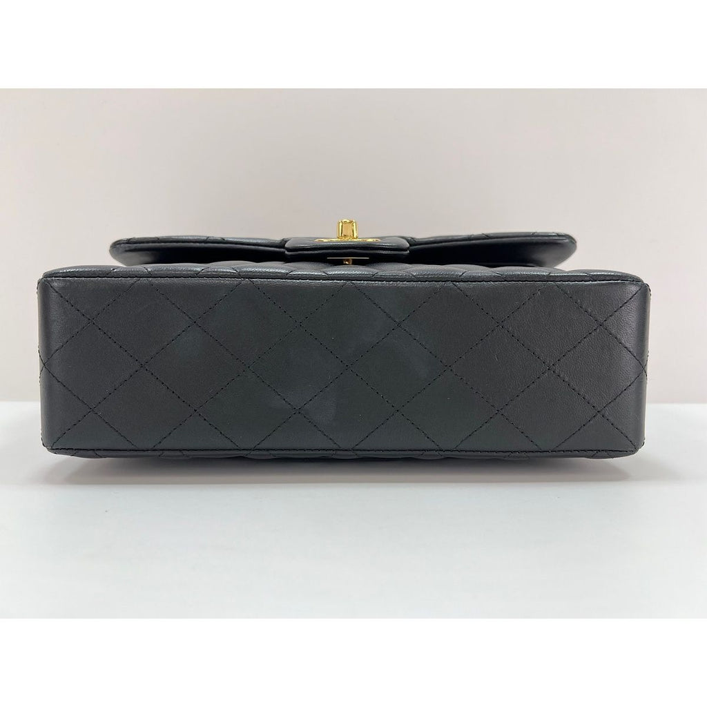 Chanel Shoulder Bag Quilted 23 — view 6