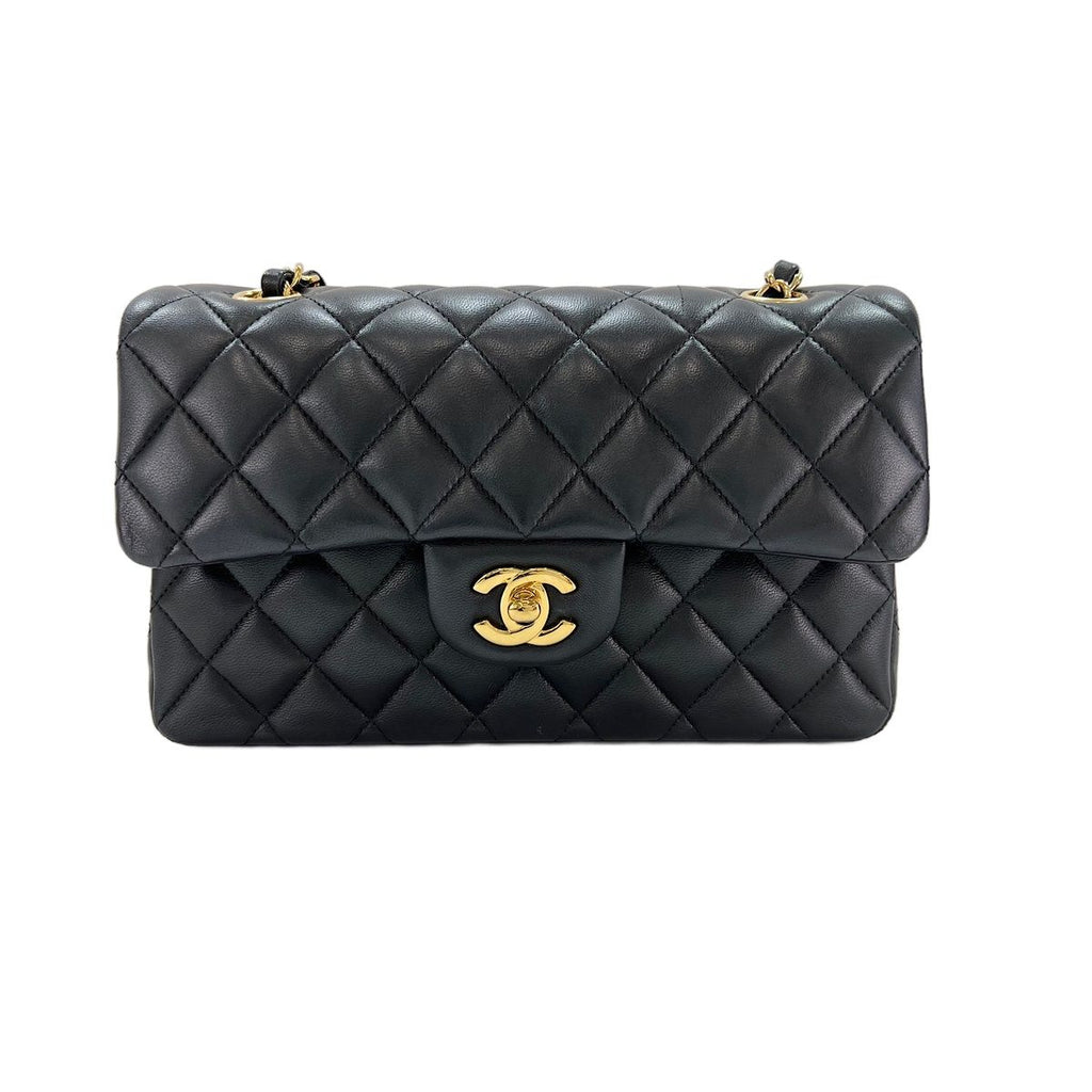 Chanel Shoulder Bag Quilted 23