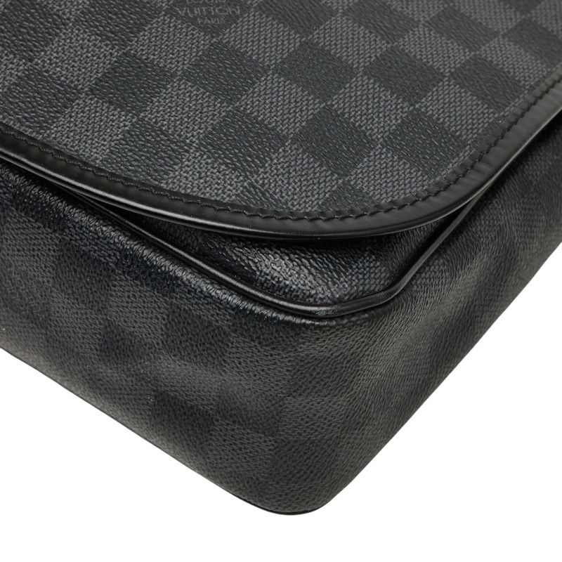 Louis Vuitton Damier Graphite Daniel MM Crossbody Shoulder Bag Black Leather — view 4