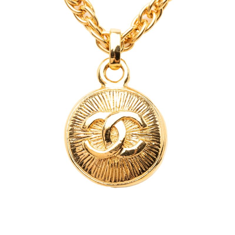 Chanel CC Logo Vintage Chain Pendant Gold Plated — view 3