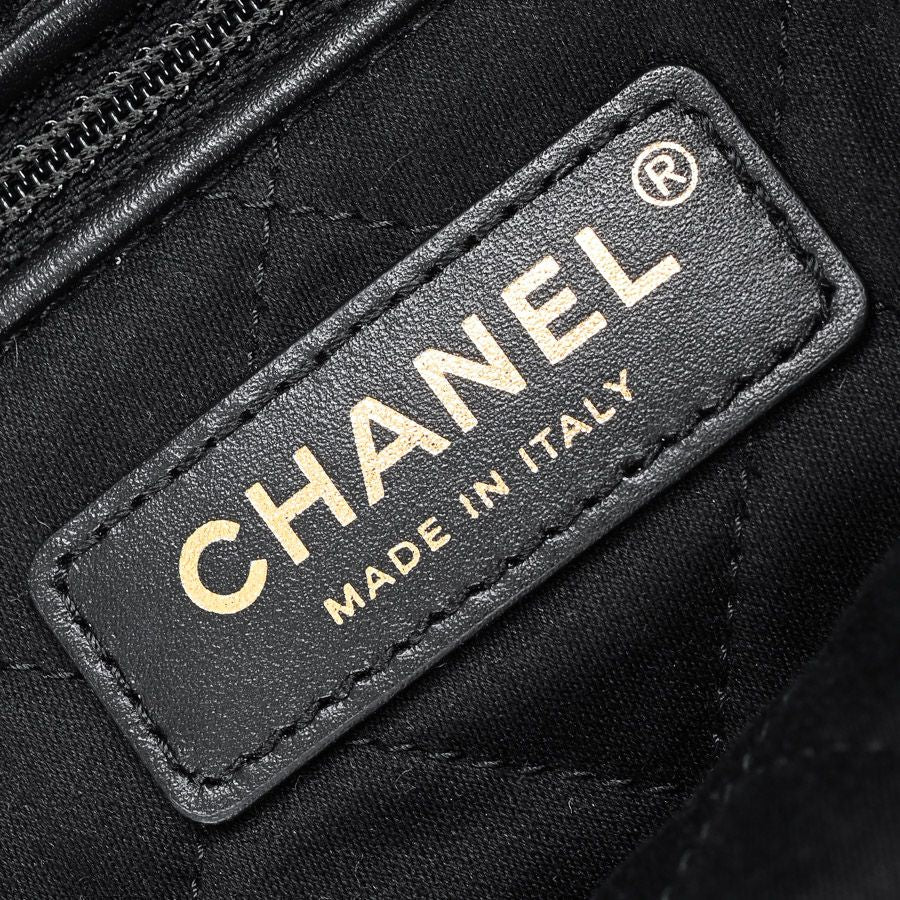Chanel Shoulder Bag 22 Small — view 6