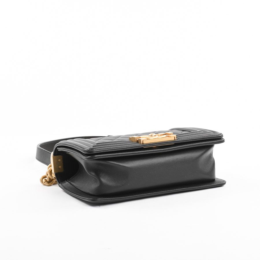 Chanel Shoulder Bag Boy Small — view 5