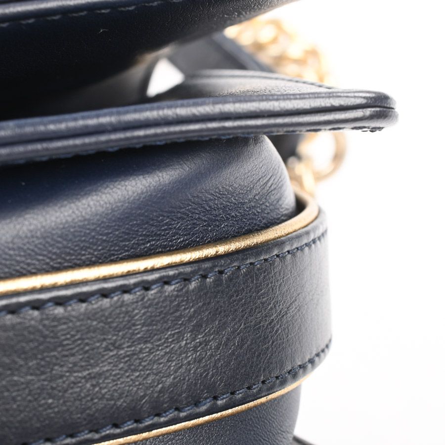 Chanel Shoulder Bag Boy Small — view 9
