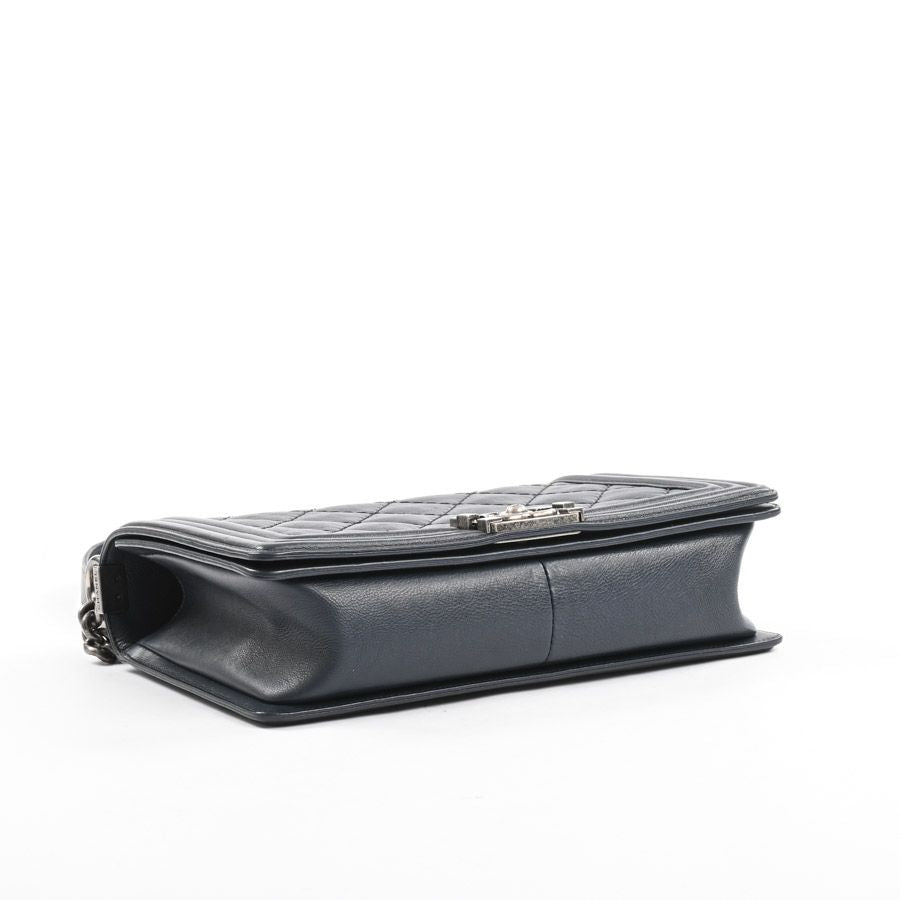 Chanel Shoulder Bag Boy Large — view 5