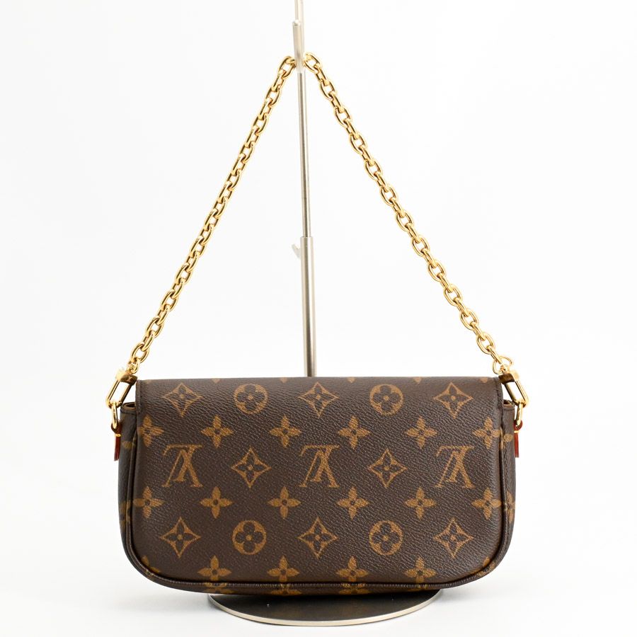 Louis Vuitton Shoulder Bag Wallet on Chain — view 3