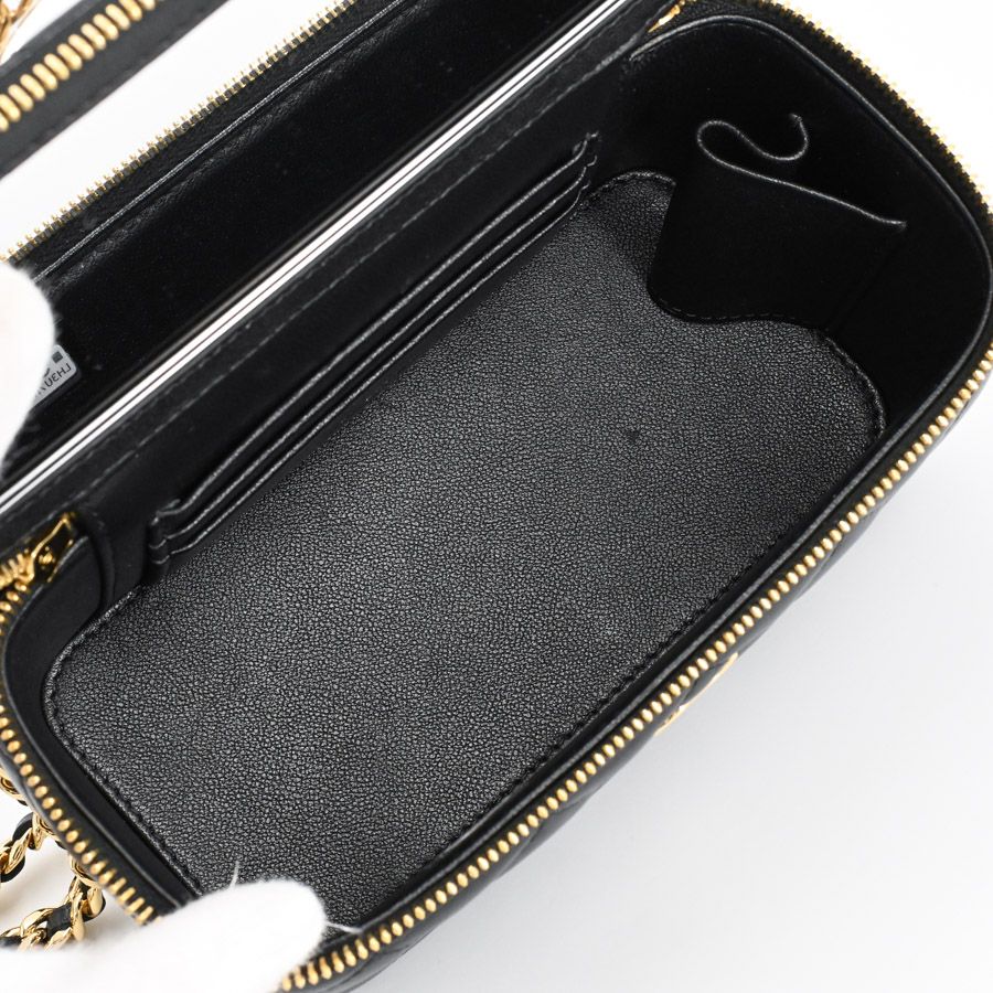 Chanel Shoulder Bag Chain Vanity — view 4