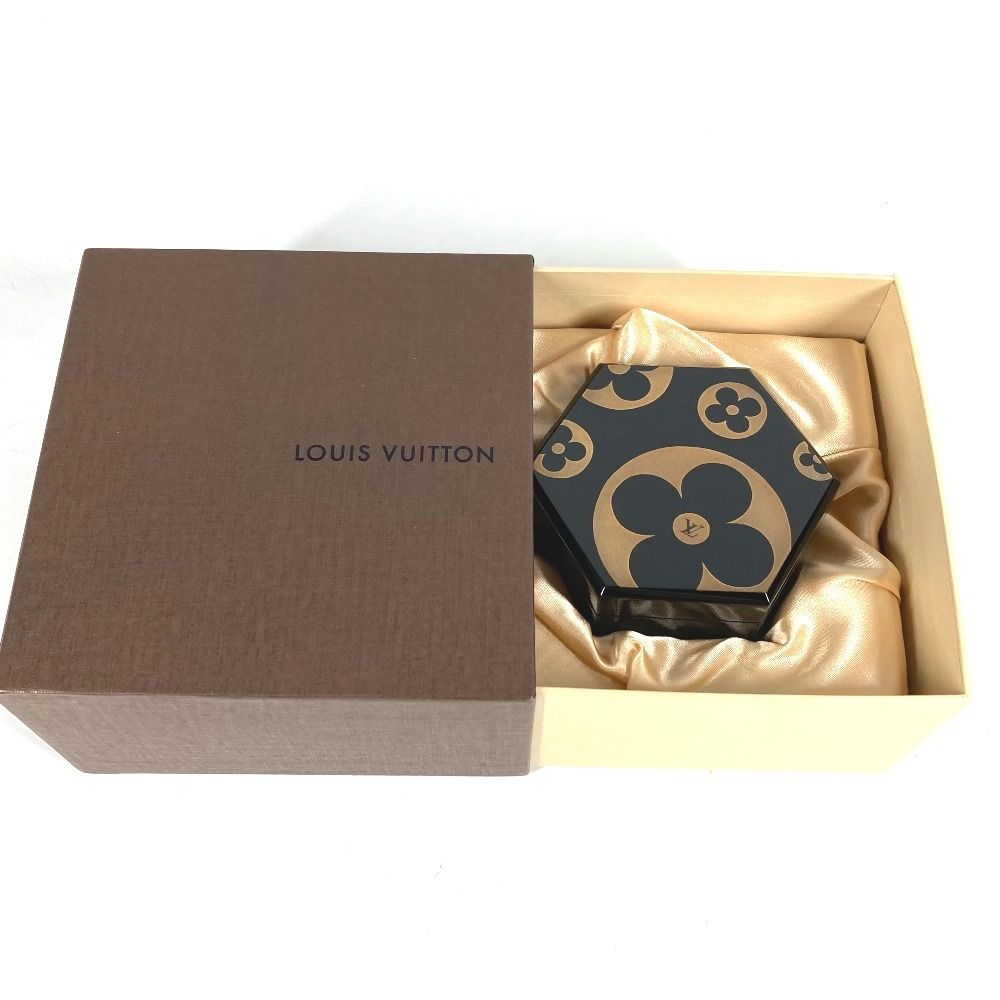 Louis Vuitton Case Limited to 200 Wajima Lacquer Black Shoulder — view 8