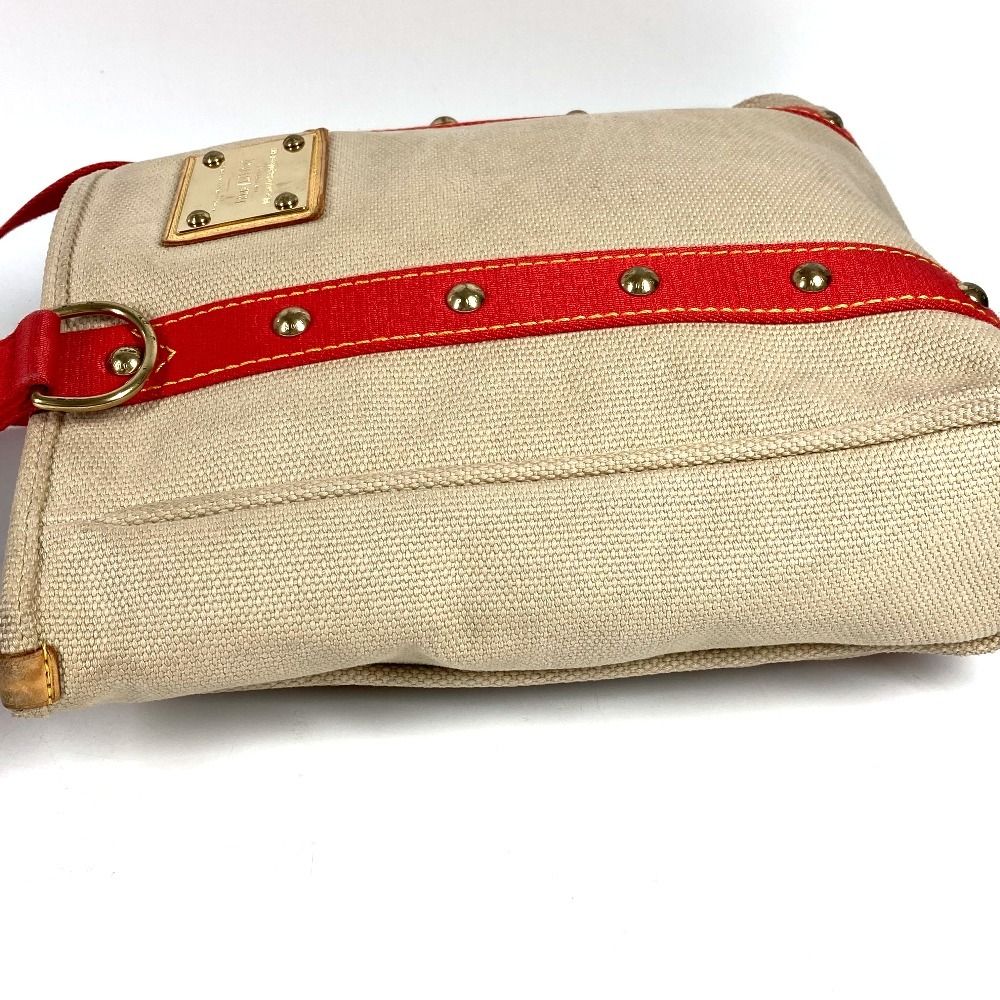 Louis Vuitton Shoulder Bag Cabas MM Canvas Beige — view 3