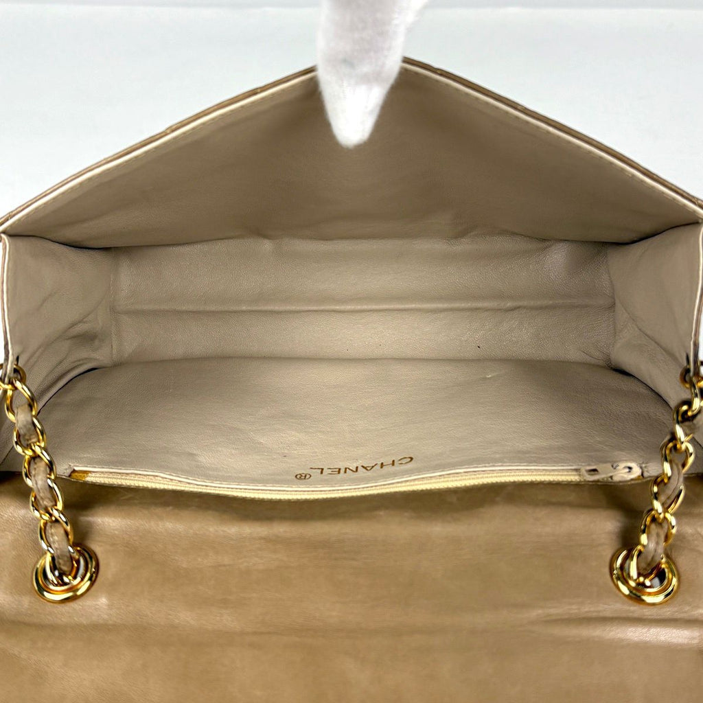 Chanel CC Logo Chain Shoulder Bag Quilted Leather Beige — view 9