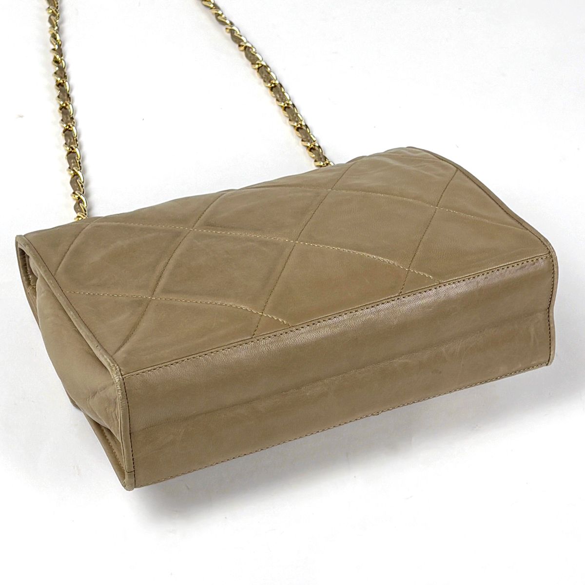 Chanel CC Logo Chain Shoulder Bag Quilted Leather Beige — view 2